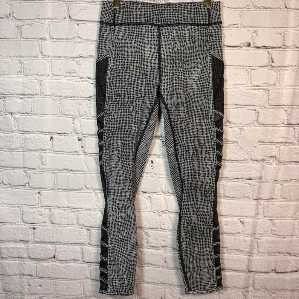 Lululemon Sz 8 Black White Grid Mesh Panel Athletic Leggings
